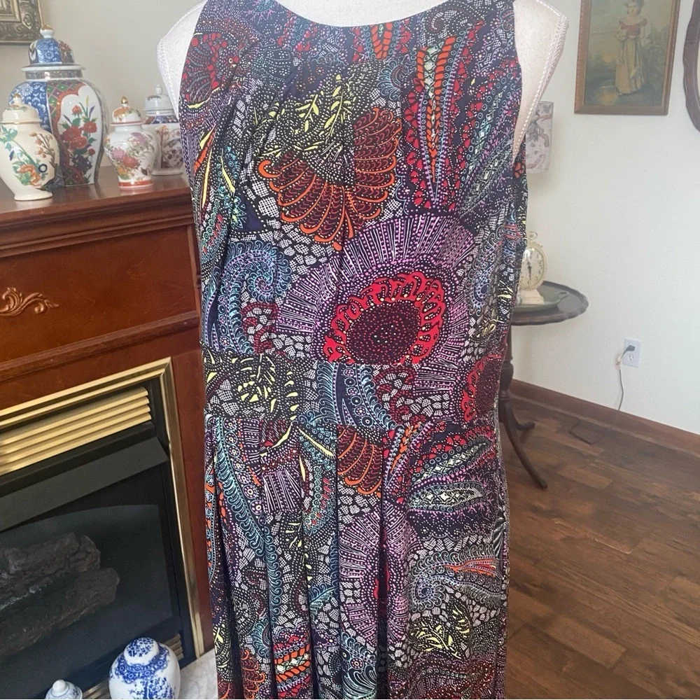 Soma Sleeveless Paisley Maxi Dress • Stretchy • Size L
